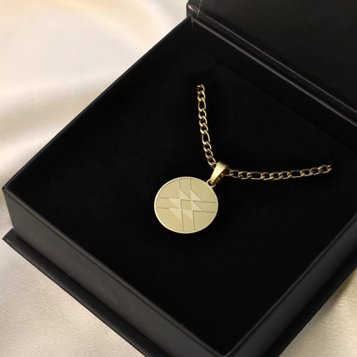 Uira Dainty Jewellery Set Uira